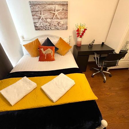 London Stratford Luxury House, 5 Minutes Walk Station, Westfield, 3 Bedrooms 3 Bathrooms, Reception, Garden, Parking Екстер'єр фото