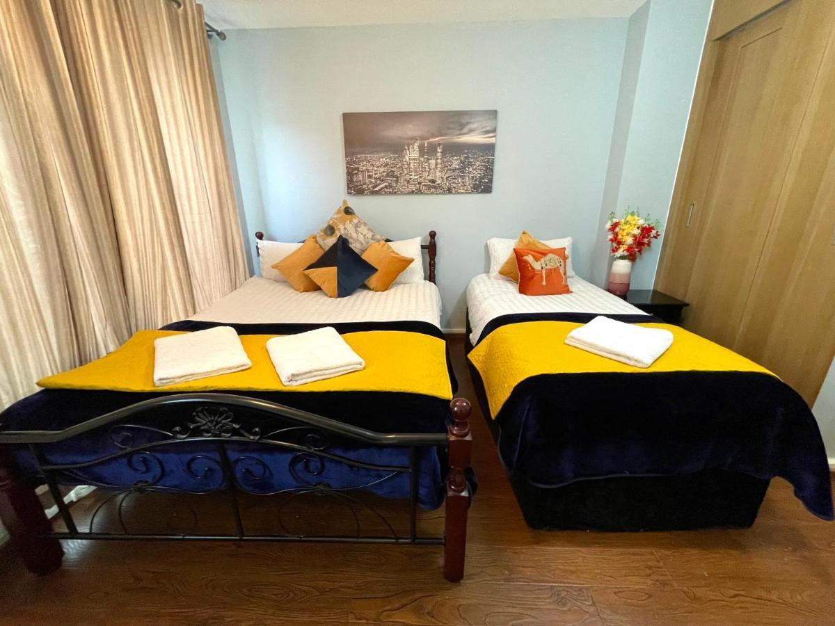 London Stratford Luxury House, 5 Minutes Walk Station, Westfield, 3 Bedrooms 3 Bathrooms, Reception, Garden, Parking Екстер'єр фото