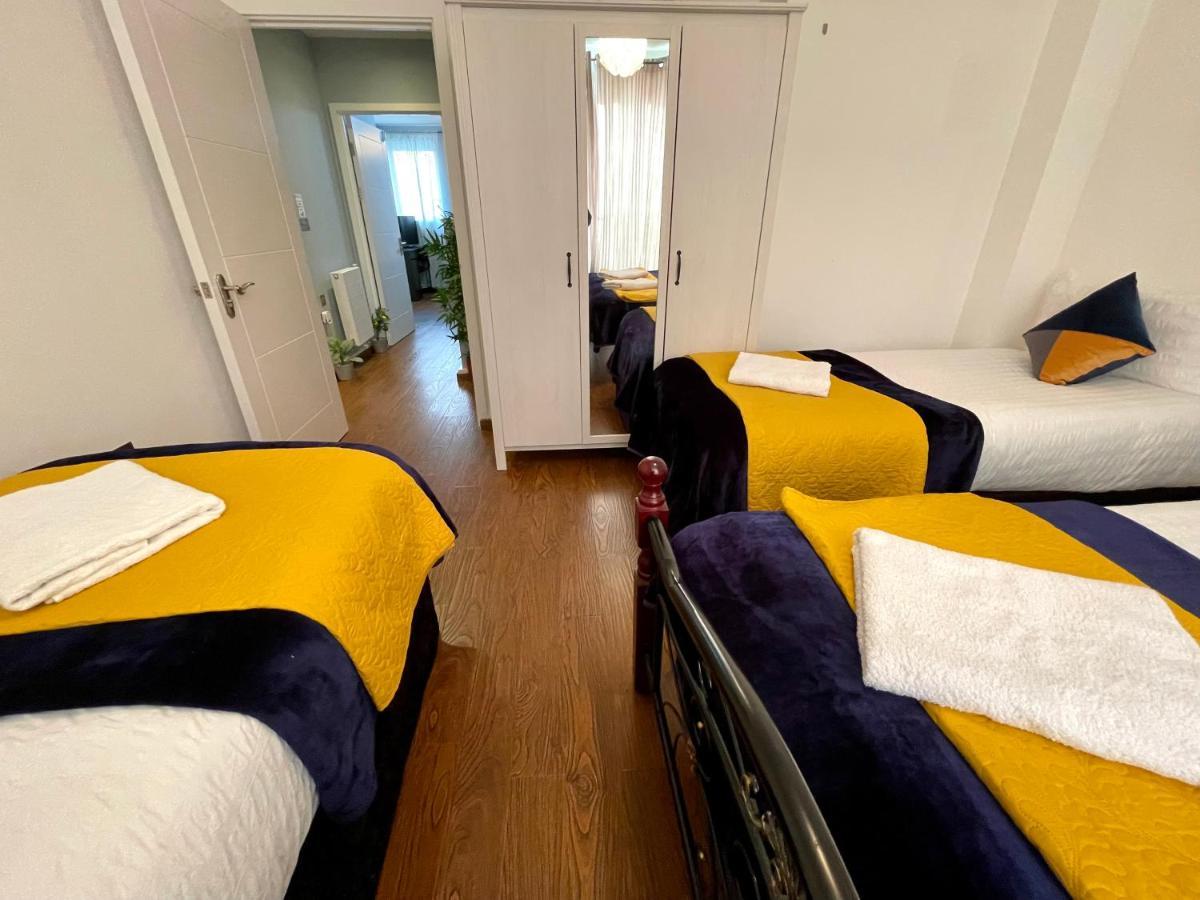 London Stratford Luxury House, 5 Minutes Walk Station, Westfield, 3 Bedrooms 3 Bathrooms, Reception, Garden, Parking Екстер'єр фото